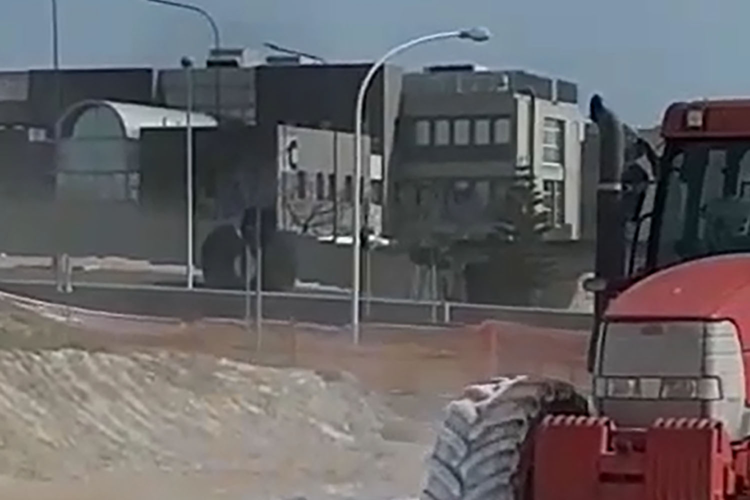 Selargius-stabilizzazione-strada-a-calce-zona-policlinico-duilio-casula-2