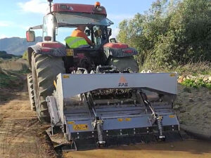 Manutenzione strade secondarie Sardegna senza asfalto