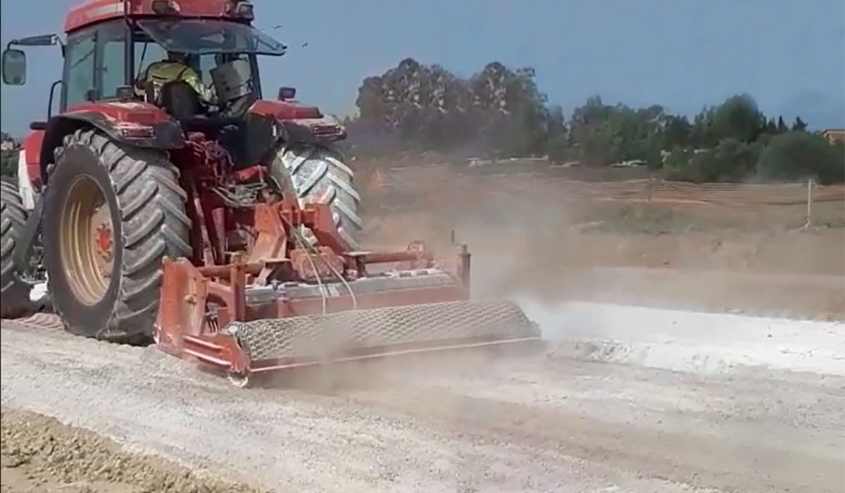 Selargius-stabilizzazione-strada-a-calce-zona-policlinico-duilio-casula